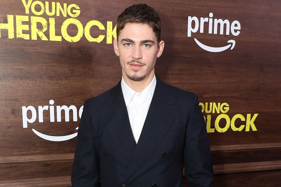 Hero Fiennes Tiffin Height