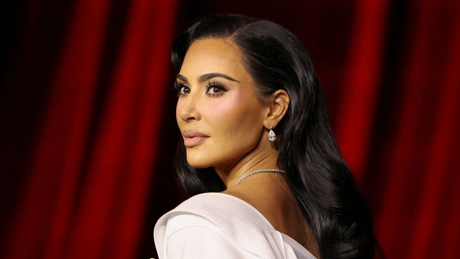 Kim Kardashian Height and Weight