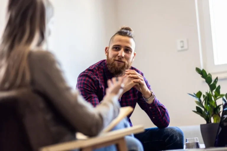How Hormone Replacement Therapy Can Support Men’s Daily Health